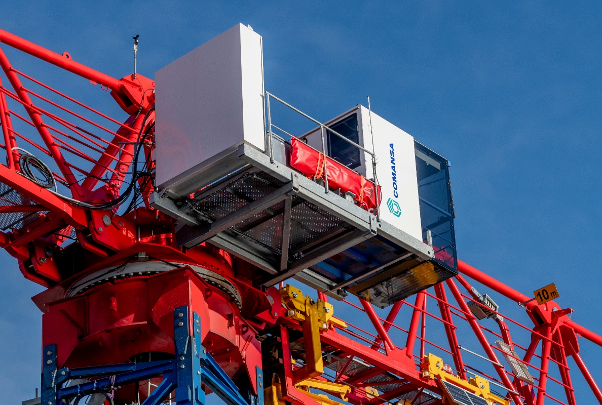 Comansa 21LC1050 tower crane in the Aibel yard (Norway). Cube Cab.