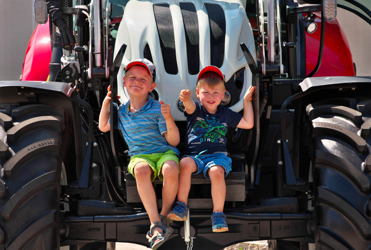 STEYR Open Days Young Visitors on Tractor