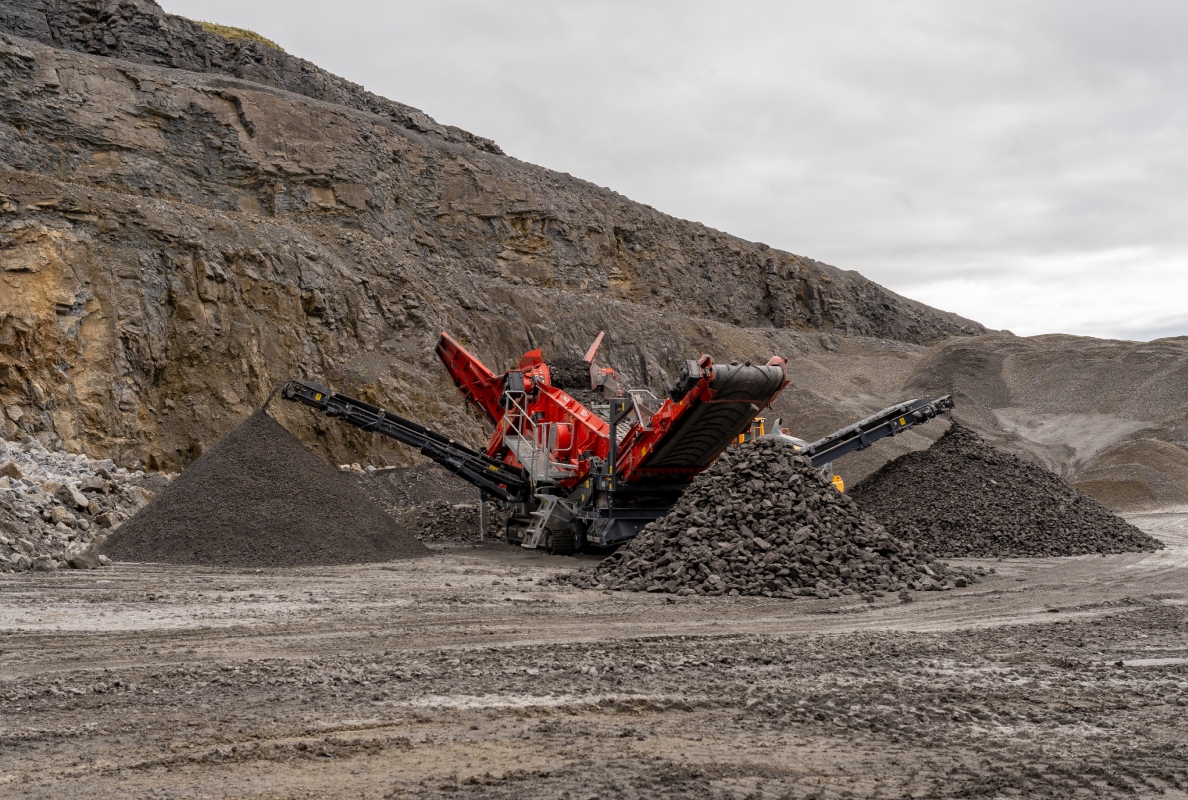 The Future Is Electric with the New Finlay 883+ Electric Scalper