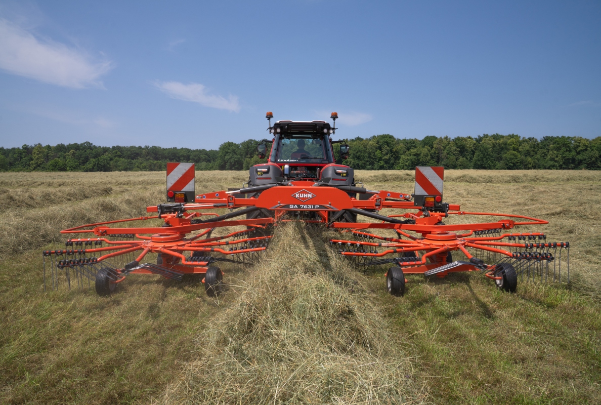 Mounted twin-rotor rake with central delivery GA 7631 P