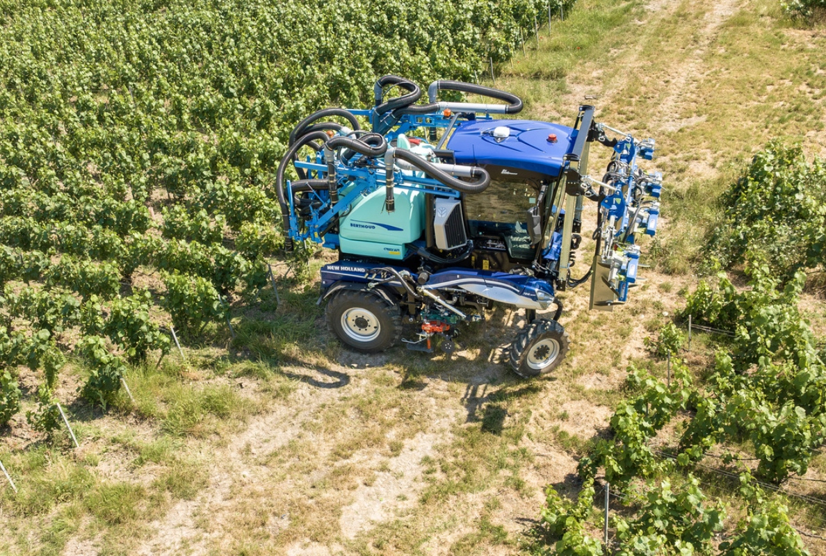 New Holland Straddle Tractor TE6 Range