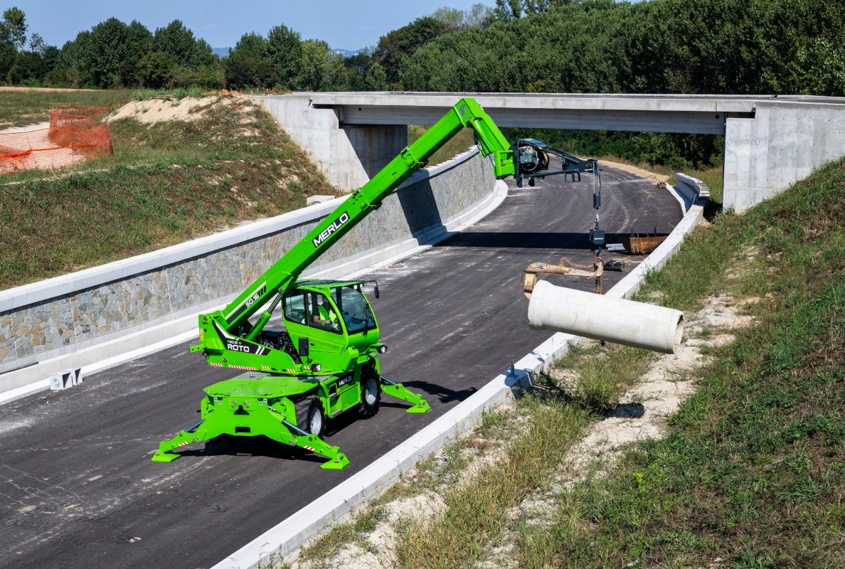 Merlo introduces ROTO16 and ROTO18: innovation, performance and operating comfort in compact rotating telehandlers