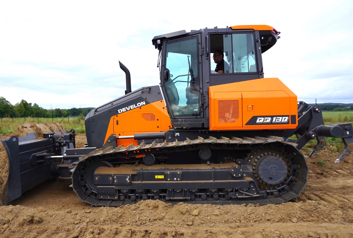 DEVELON DD130-7