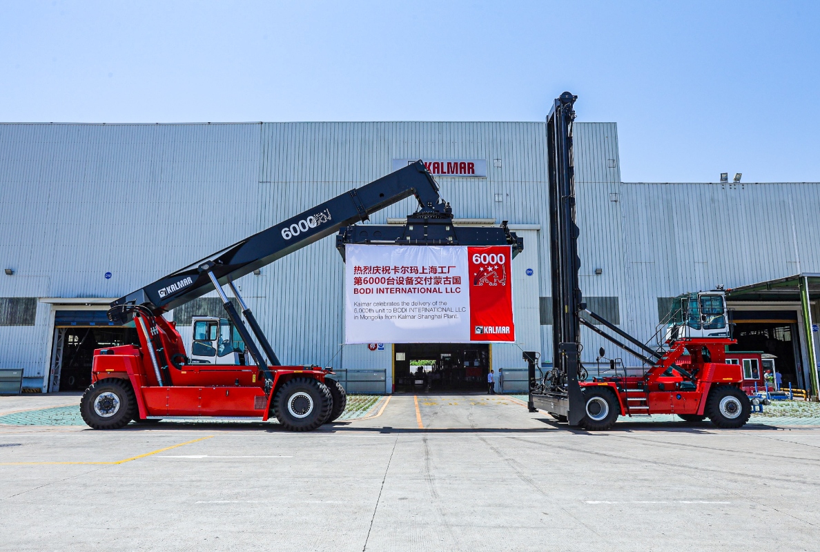 Kalmar Reachstacker and an Empty Container Handler