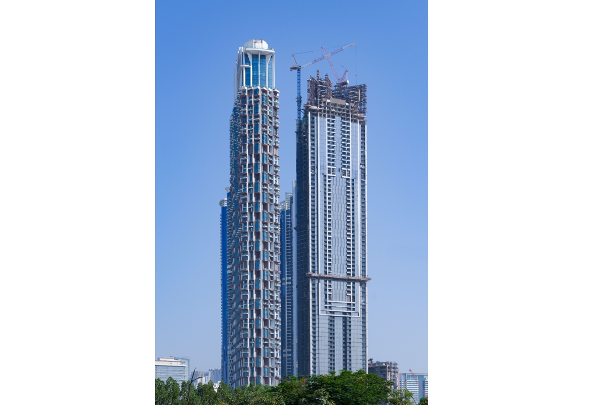 Raimondi LR213 elevates Dubai’s skyline to new heights with highest climbed crane in the region