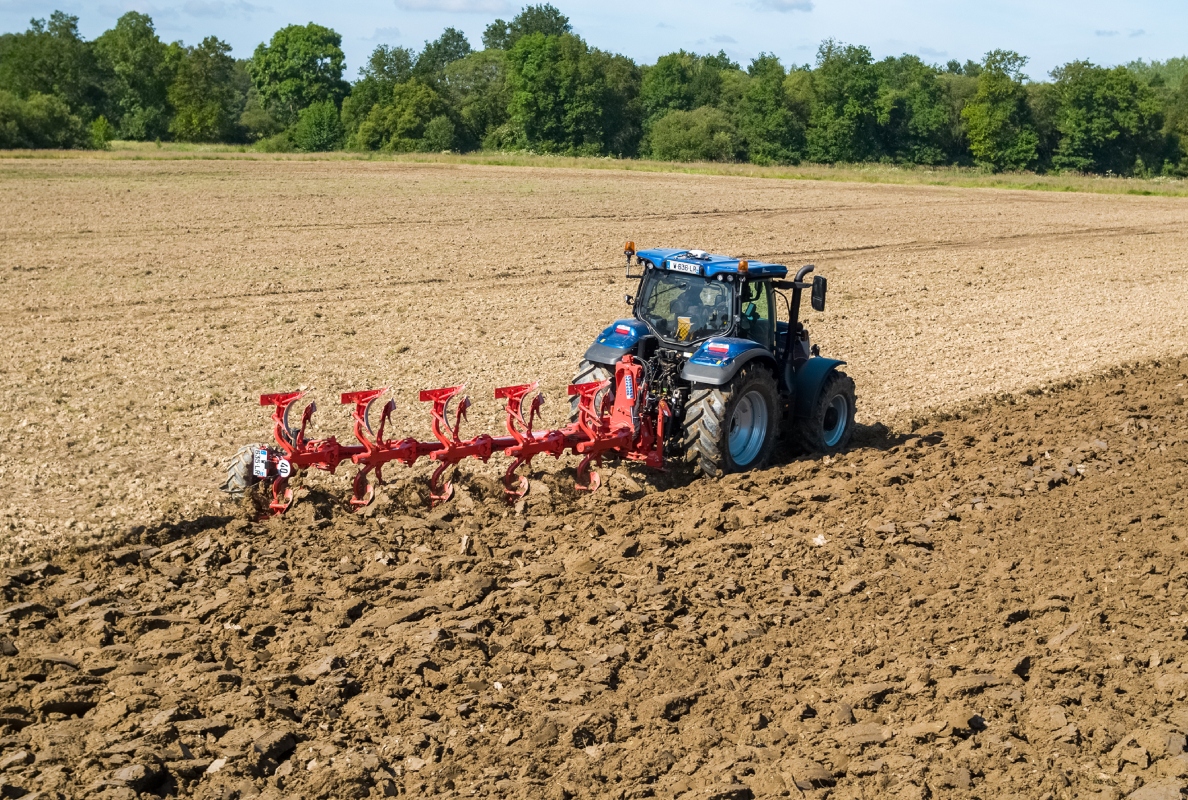 New MASTER M mounted plough: Simple, intuitive and powerful