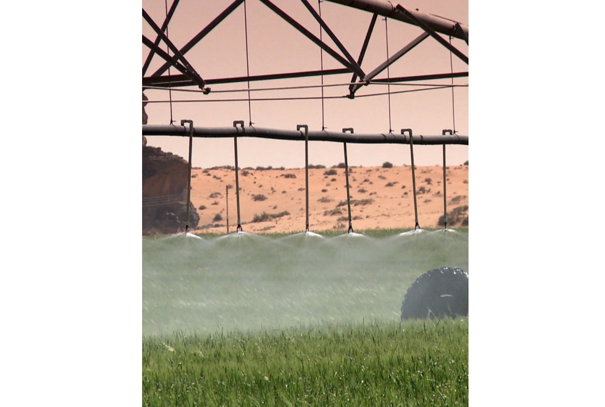 Central pivot irrigation systems