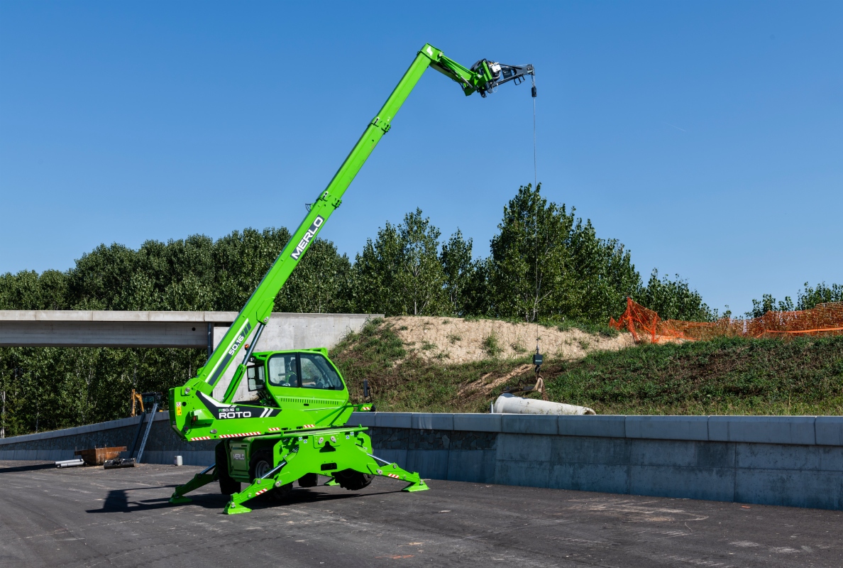 Merlo introduces ROTO16 and ROTO18: innovation, performance and operating comfort in compact rotating telehandlers