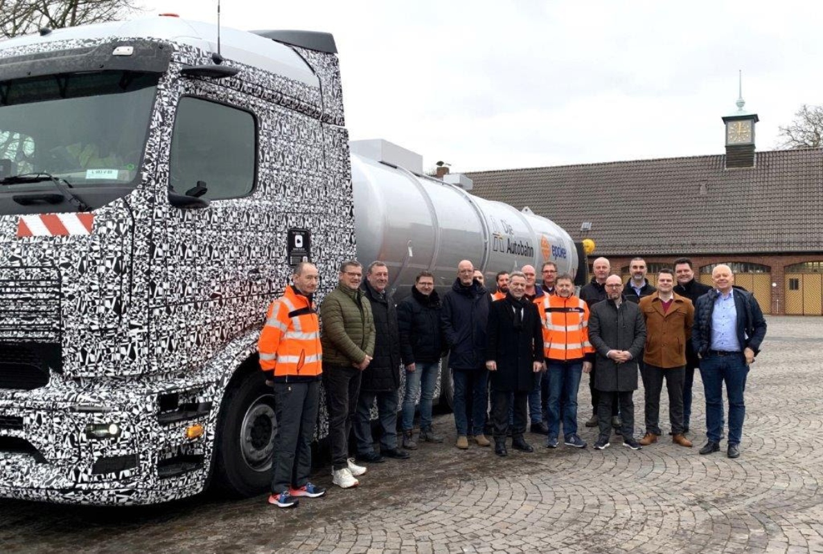 Employees of Autobahn