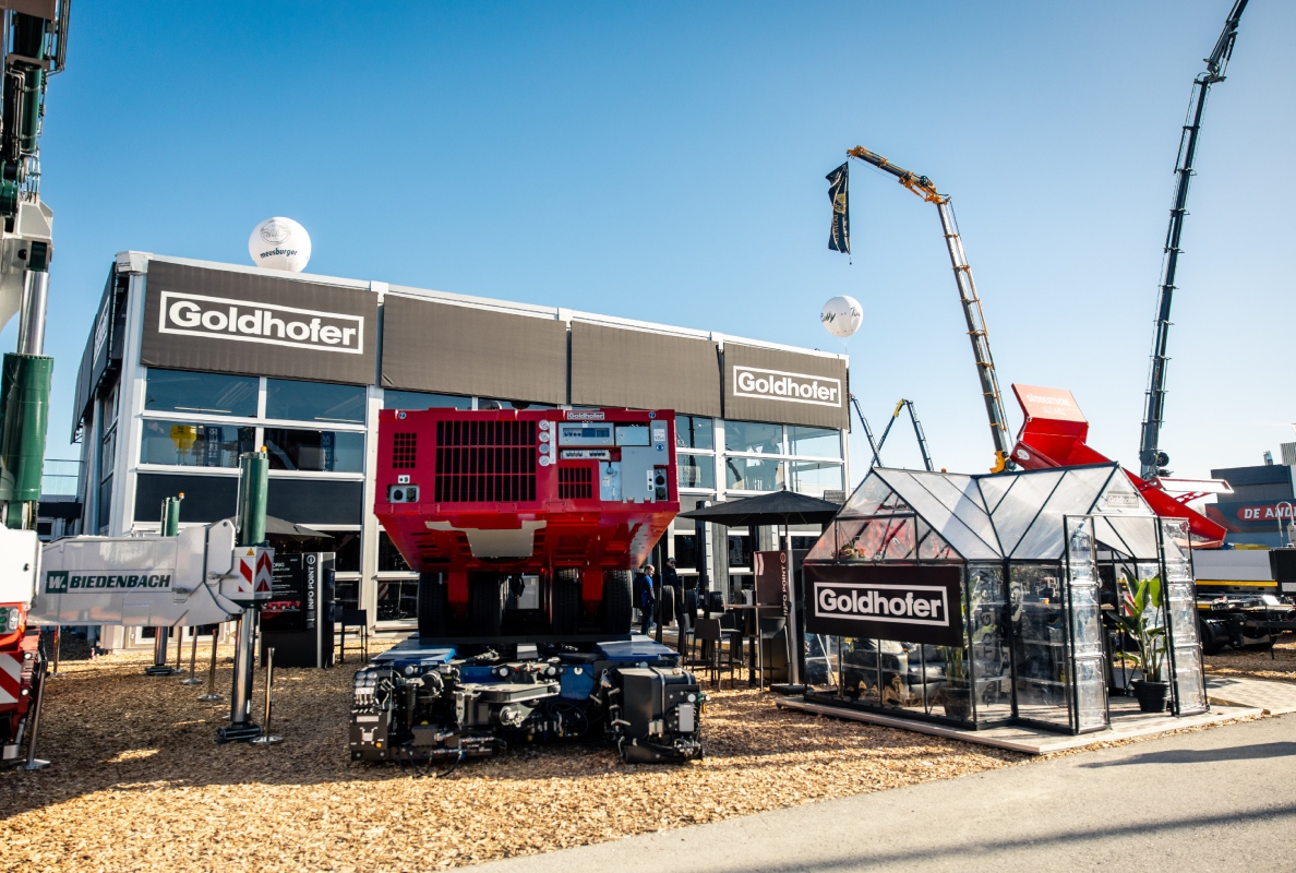 A visitor magnet at BAUMA: The Goldhofer stand in the North outdoor area