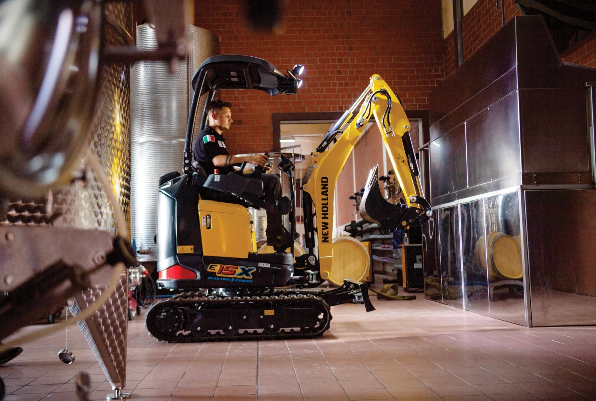 New Holland Construction E15X