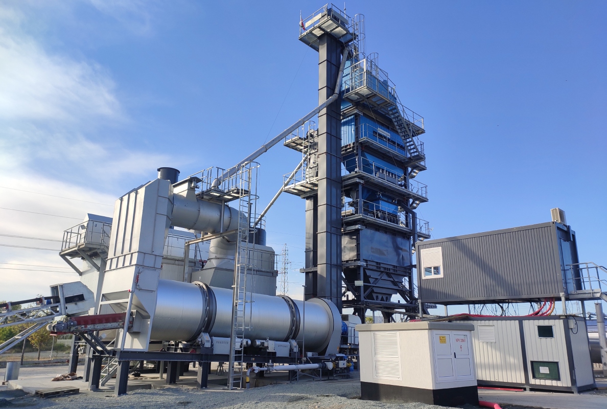The Benninghoven asphalt mixing plants type ECO 4000 are also ensuring reliable production of the construction material at the Bulgarian sites in Kutsina, Stara Zagora and Mezdra.