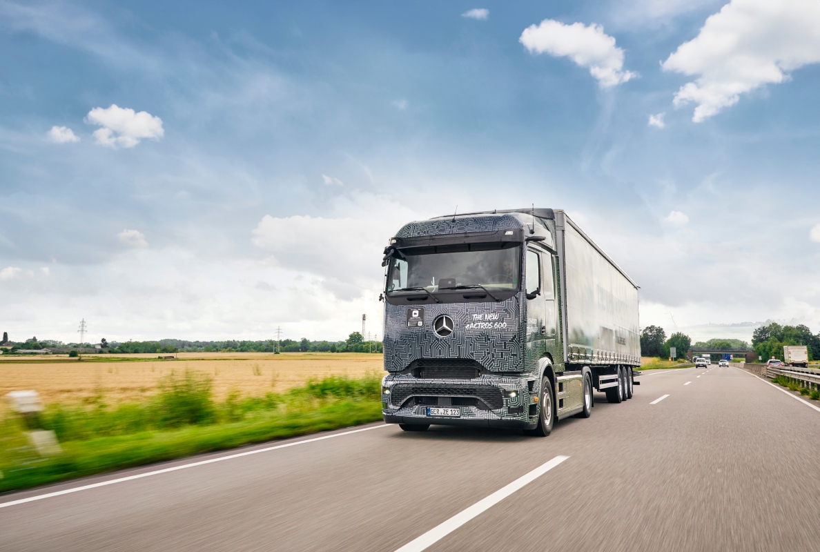 Driving Experience with near-series prototypes of the eActros 600