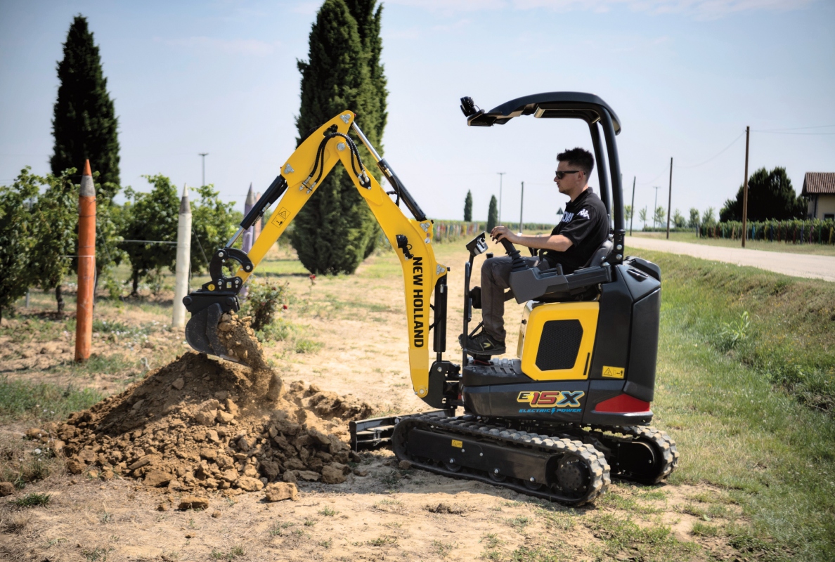 New Holland Construction E15X