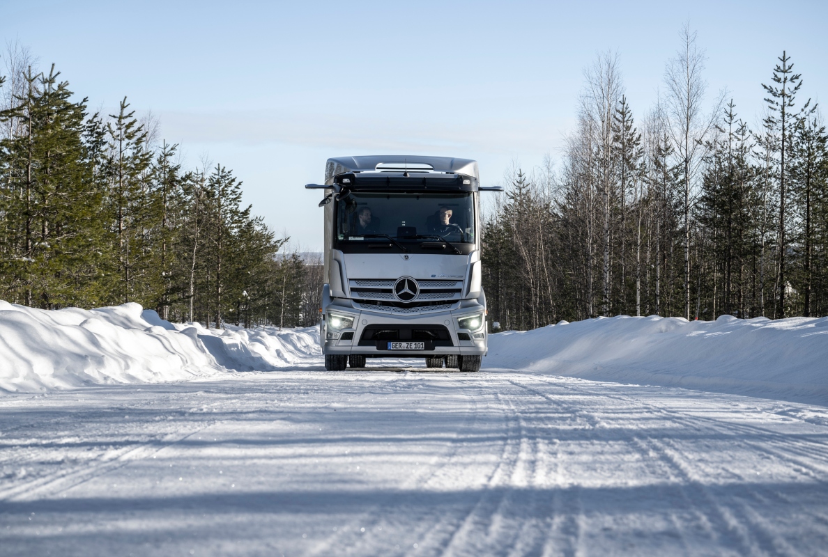 The eActros in winter
