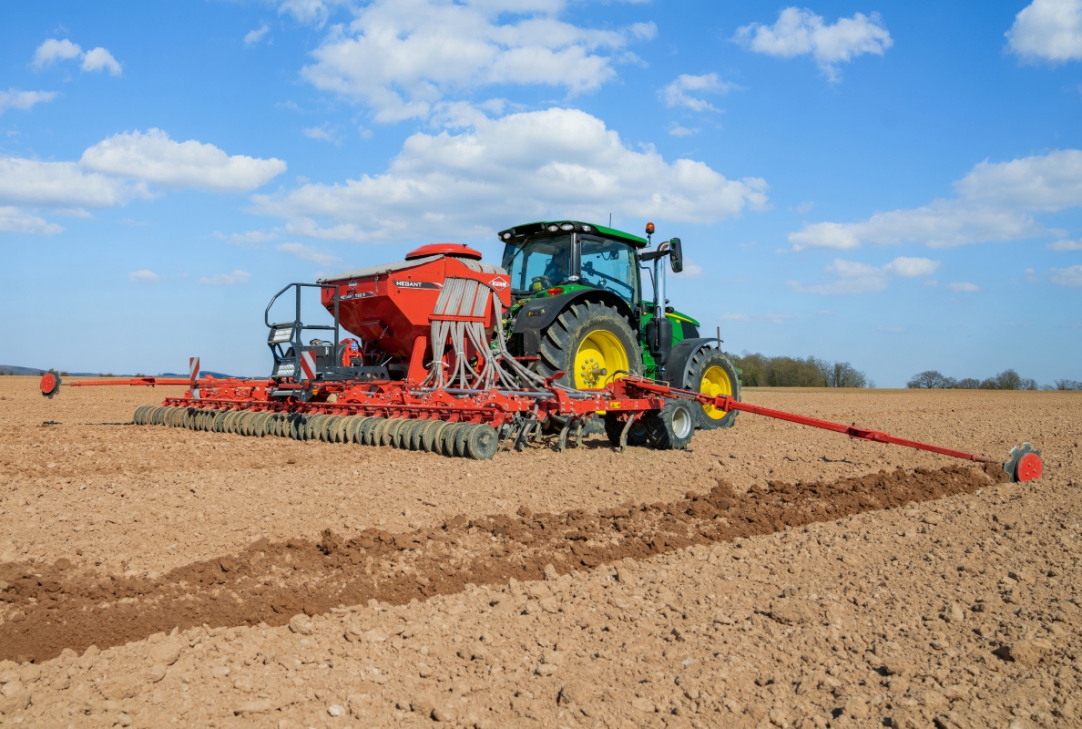 Mounted min-till seed drills MEGANT 722 R and 802 R