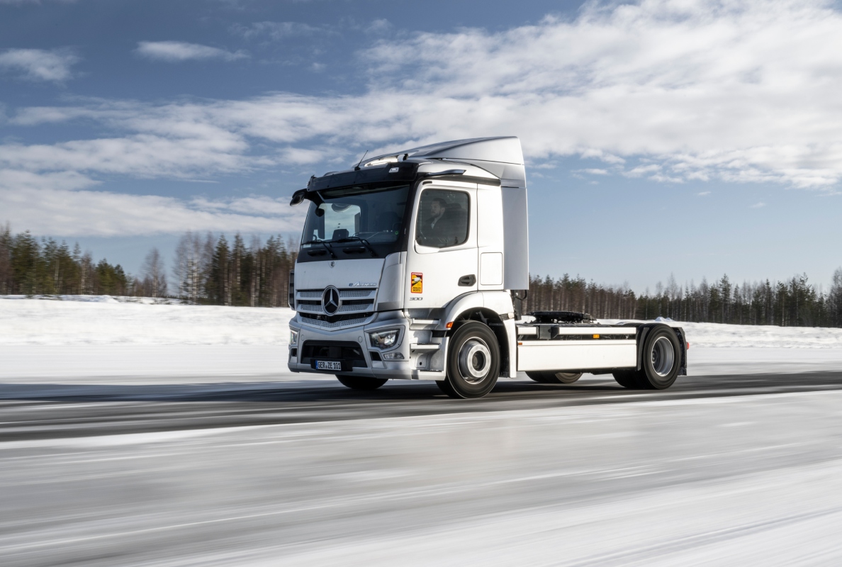 The eActros in winter