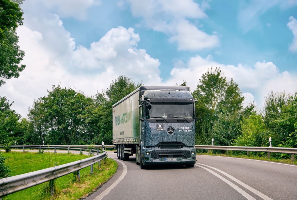 Driving Experience with near-series prototypes of the eActros 600