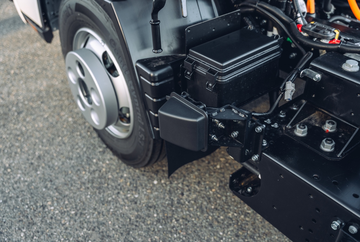 FUSO eCanter 7C18e with new short range radar sensor