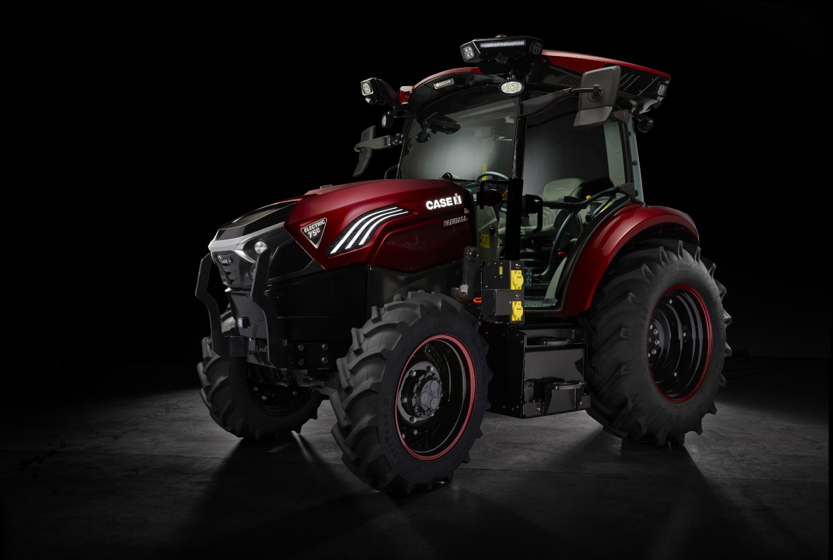 Case IH Farmall 75C Electric and Steiger Quadtrac 715 Receive 2023 Good Design Awards