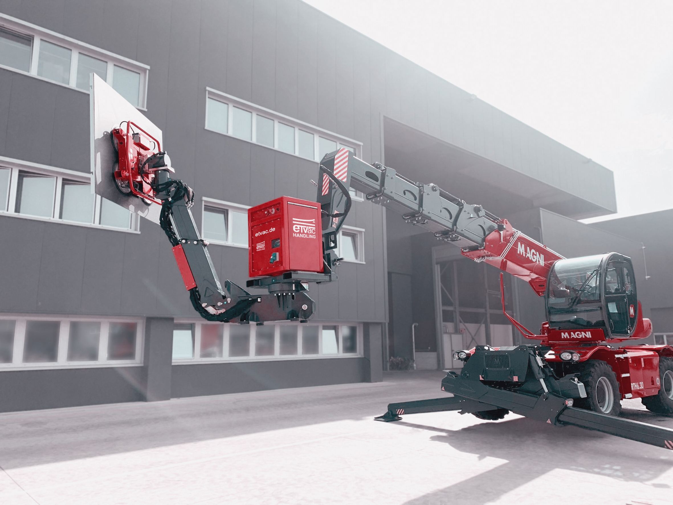 MAGNI TH and euroTECH mark their partnership with a joint appearance at BAUMA 2022