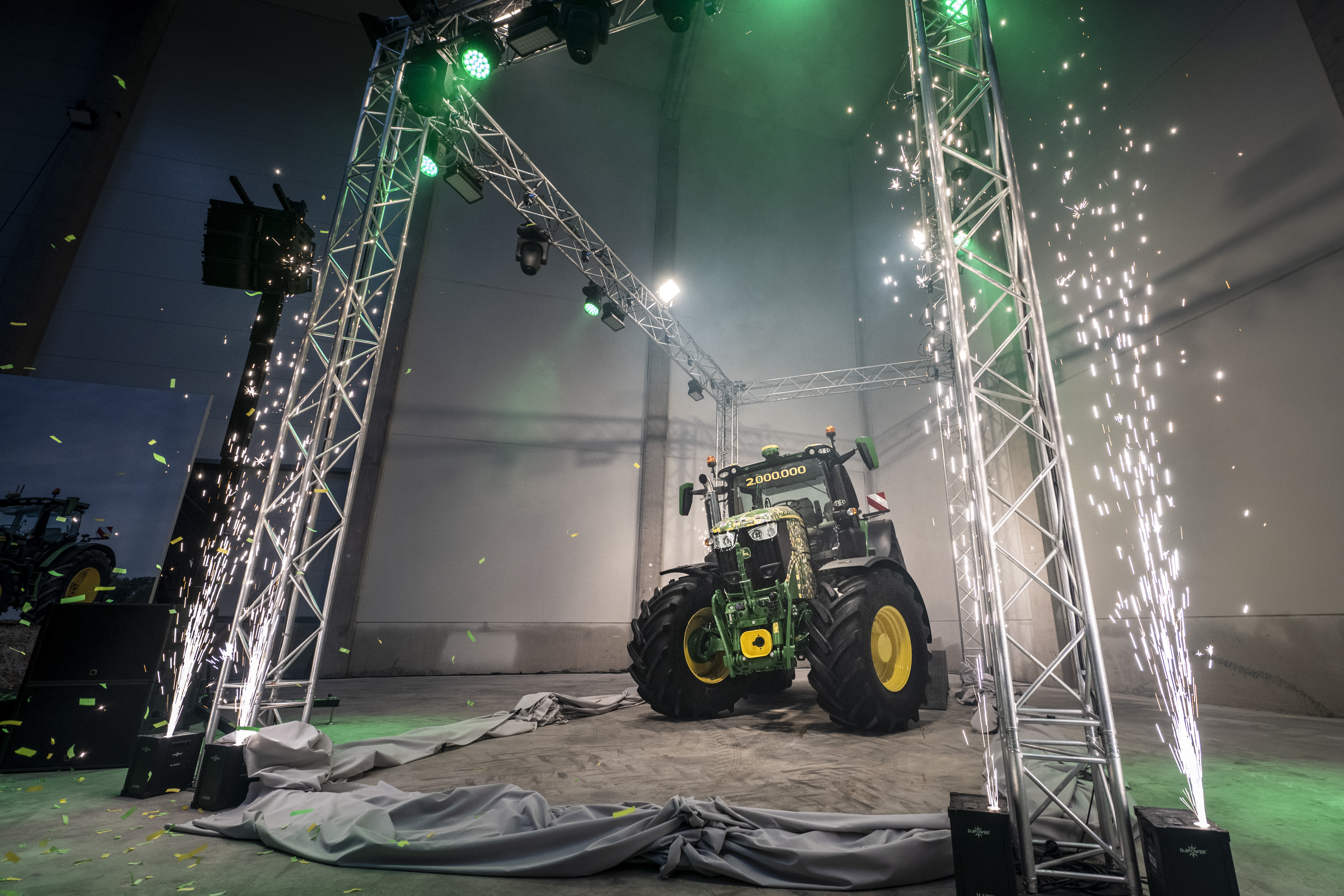 John Deere 6R 250