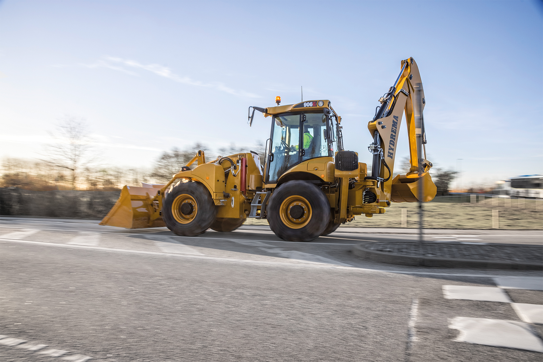 The two models 906G and 908G, now have a max speed of 40 km/h, which means that all models in the new G-series can be 40 km/h road-approved (regional dependant). <br> Image source: Hydrema Group