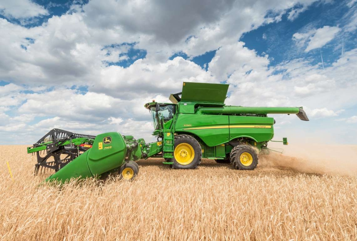 John Deere S760