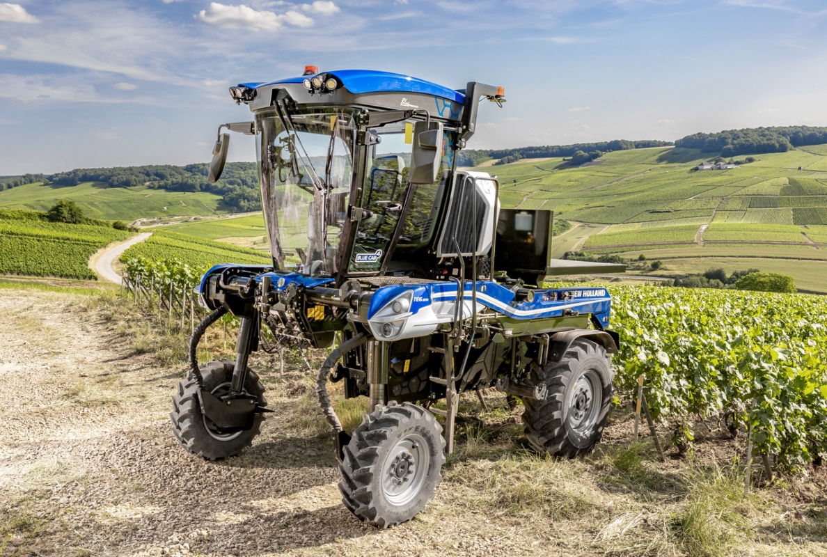 New Holland Straddle Tractor TE6 Range