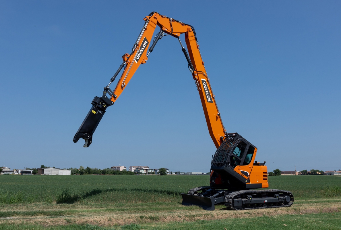 Develon Launches New DX140RDM-7 Demolition Excavator