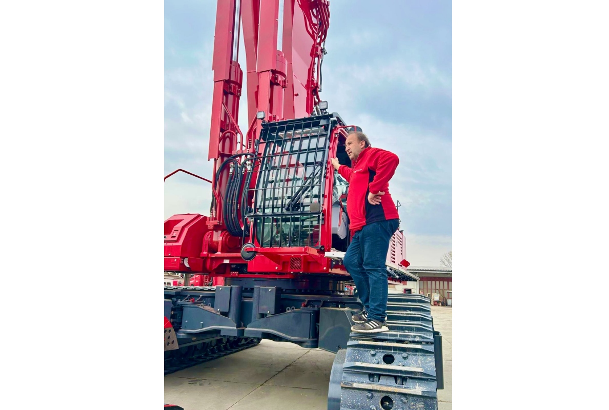 KOBELCO SK1300DLC