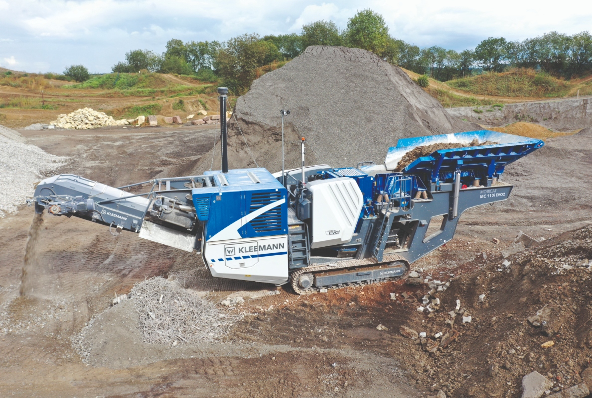 The MOBICAT MC 110 EVO2 plant from Kleemann is the ideal choice for pre-crushing almost all kinds of quarried stone and a wide range of recycling tasks.