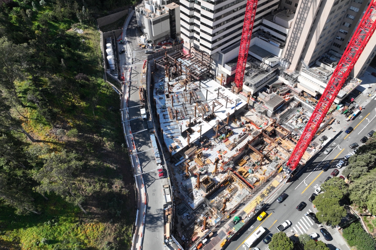 The confined construction site 