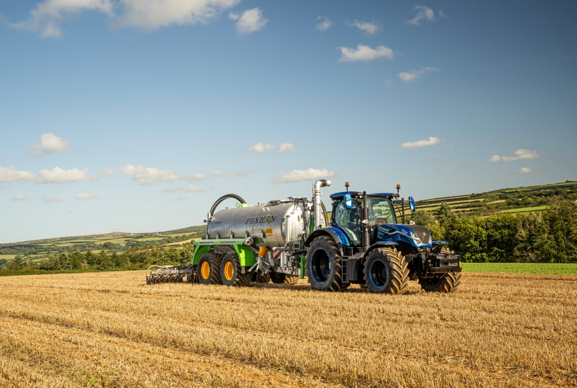 New Holland T7 Methane Power LNG