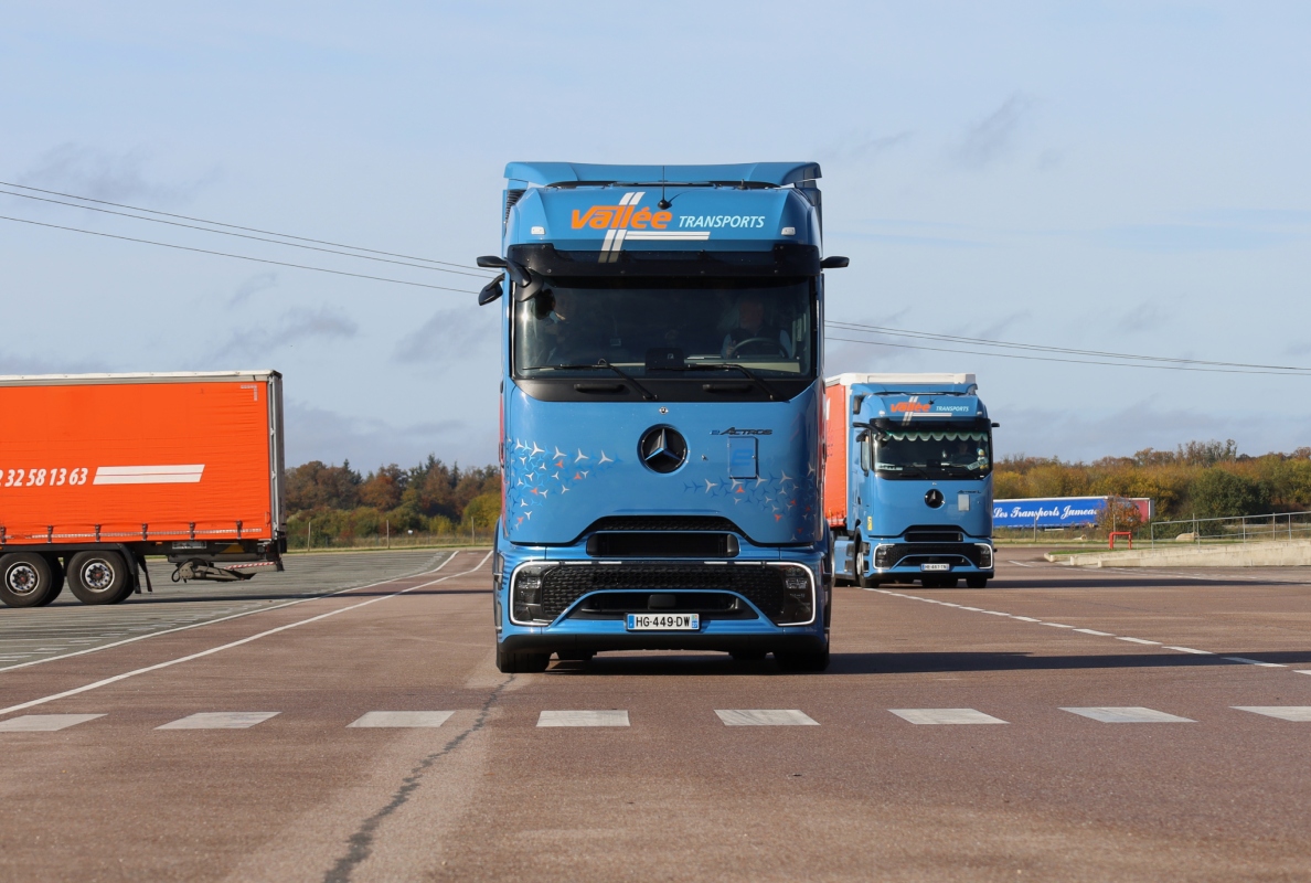 Transports Vallée in France is investing in the future: First Mercedes-Benz eActros 600 and 62 Actros L with ProCabin