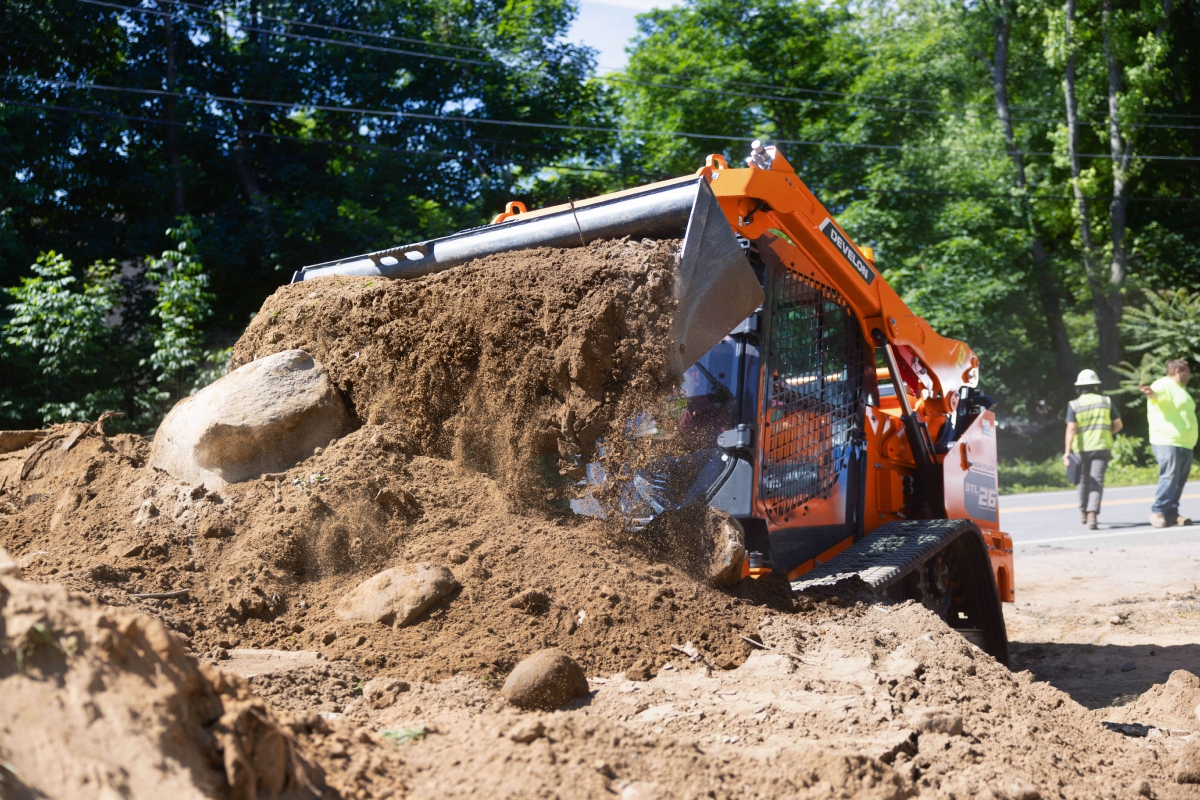 DEVELON Free Compact Track Loader