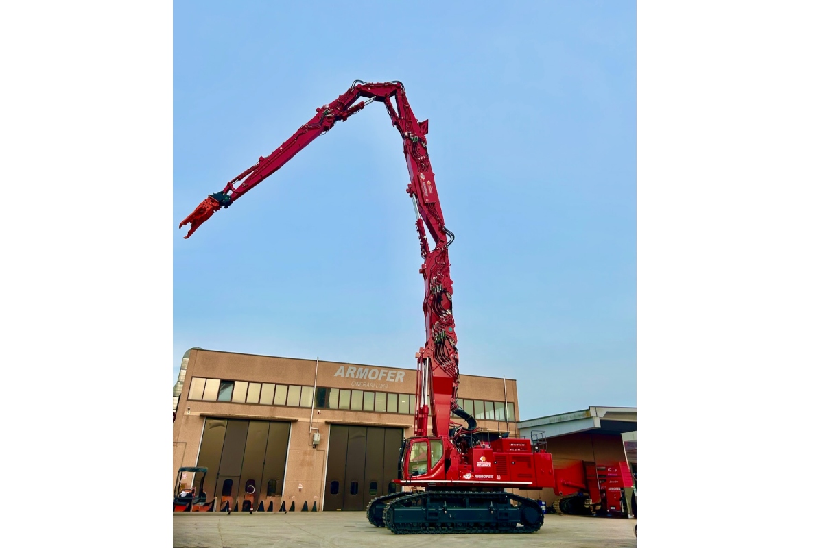 KOBELCO SK1300DLC