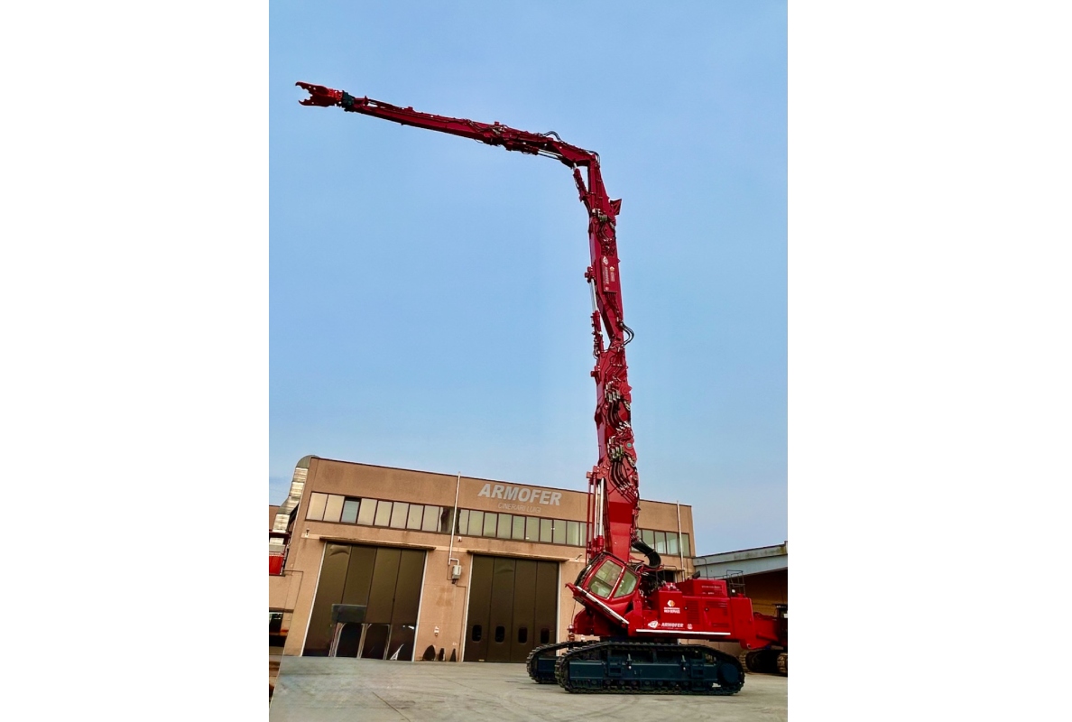 KOBELCO SK1300DLC