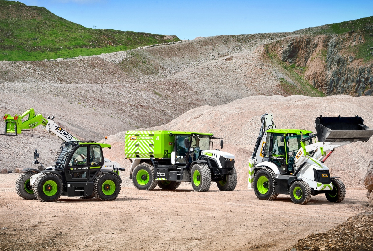 A mobile hydrogen refueller joins the hydrogen powered JCB Loadall and backhoe.
