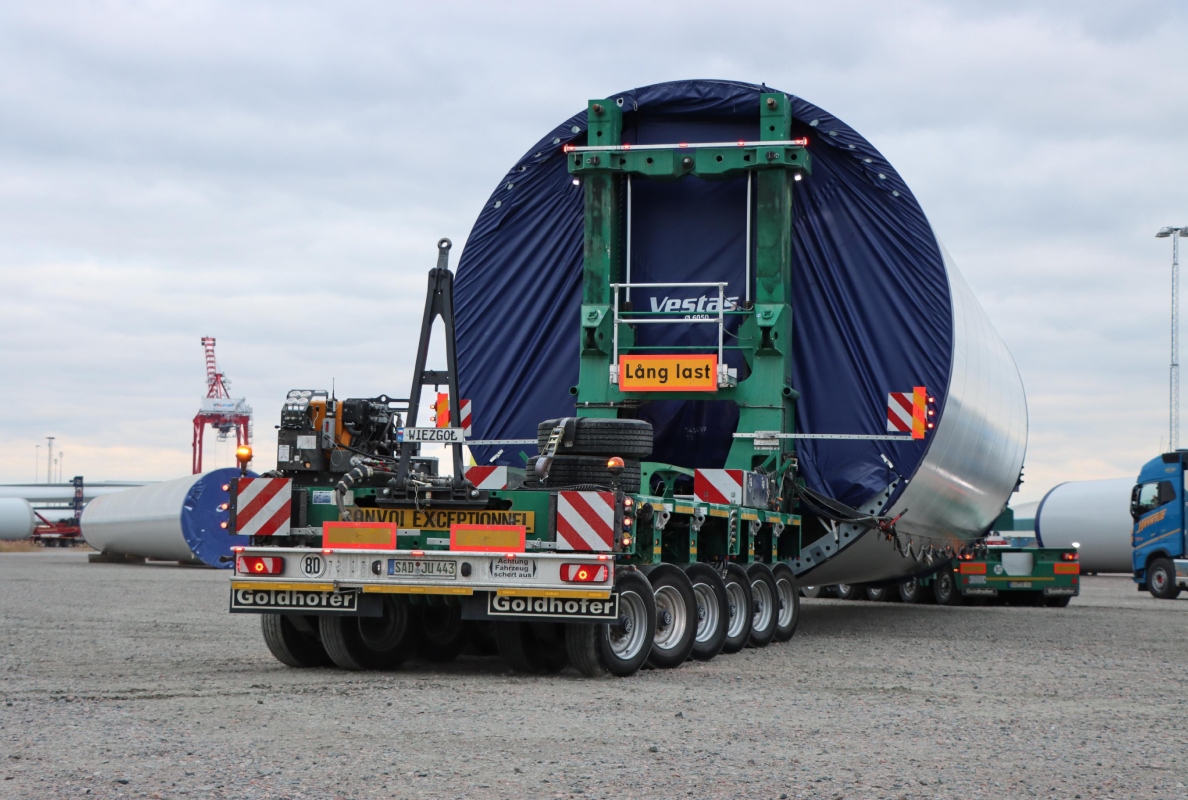 The Goldhofer solution ensures maximum safety even at high inclination angles