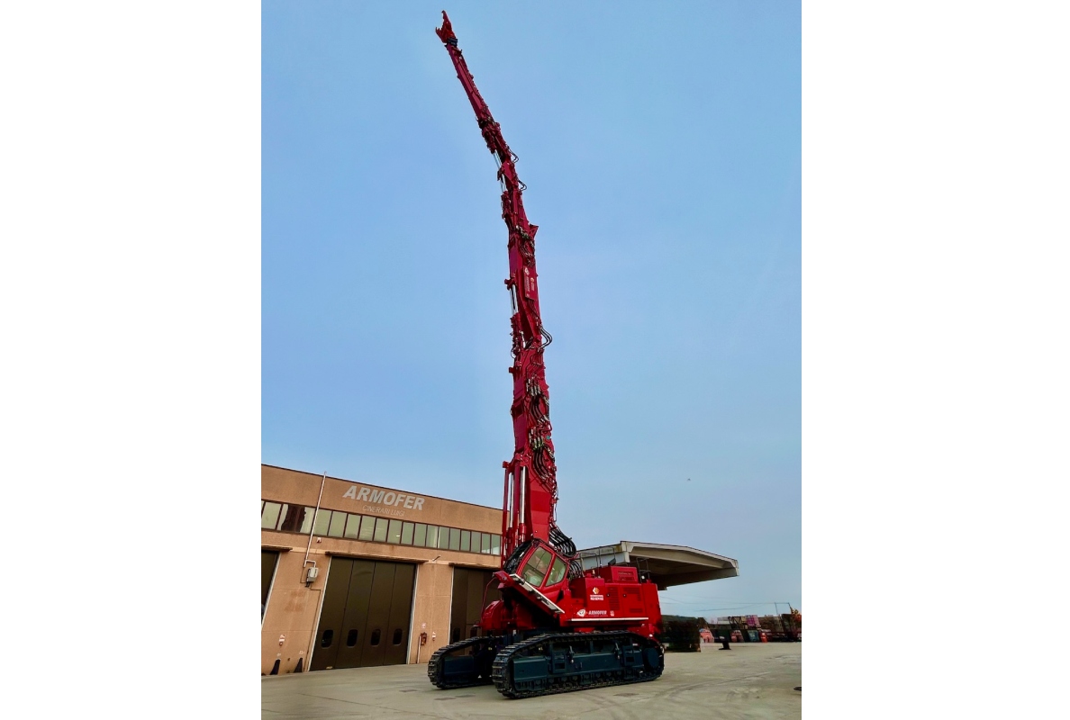 KOBELCO SK1300DLC