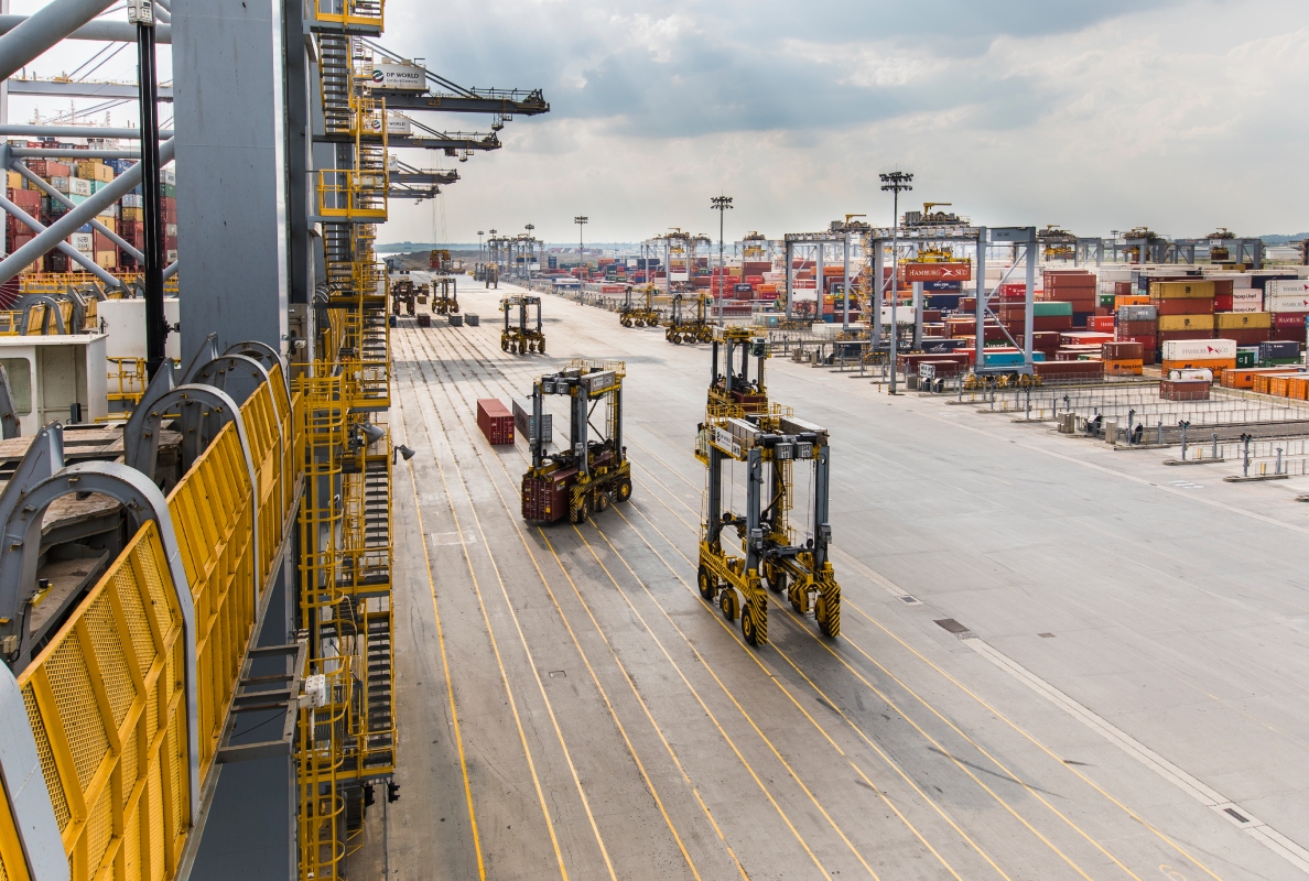 Kalmar straddle carriers in DP World London Gateway terminal