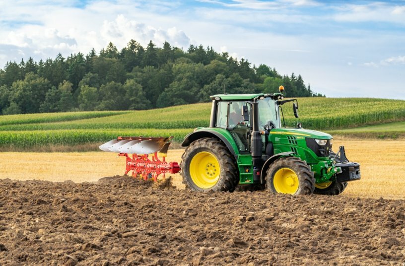 The new SERVO 2000 plough makes the most of its power