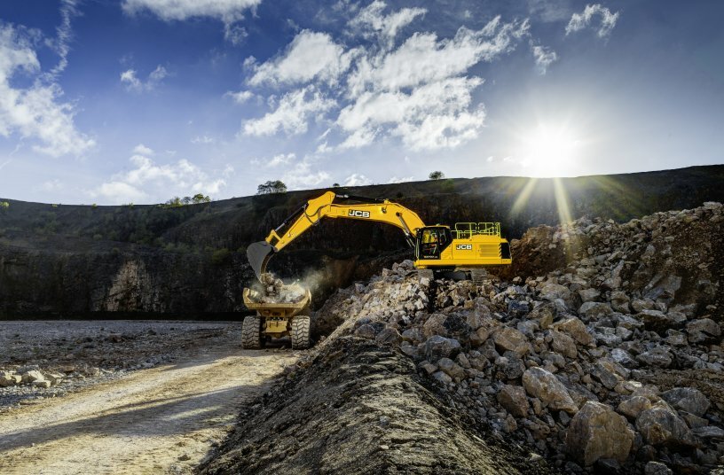 JCB 370X