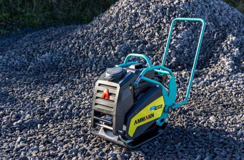 A2309_eAPF 1240.jpg Also powered by electricity: The eAPF for sustainable gardening and landscaping.