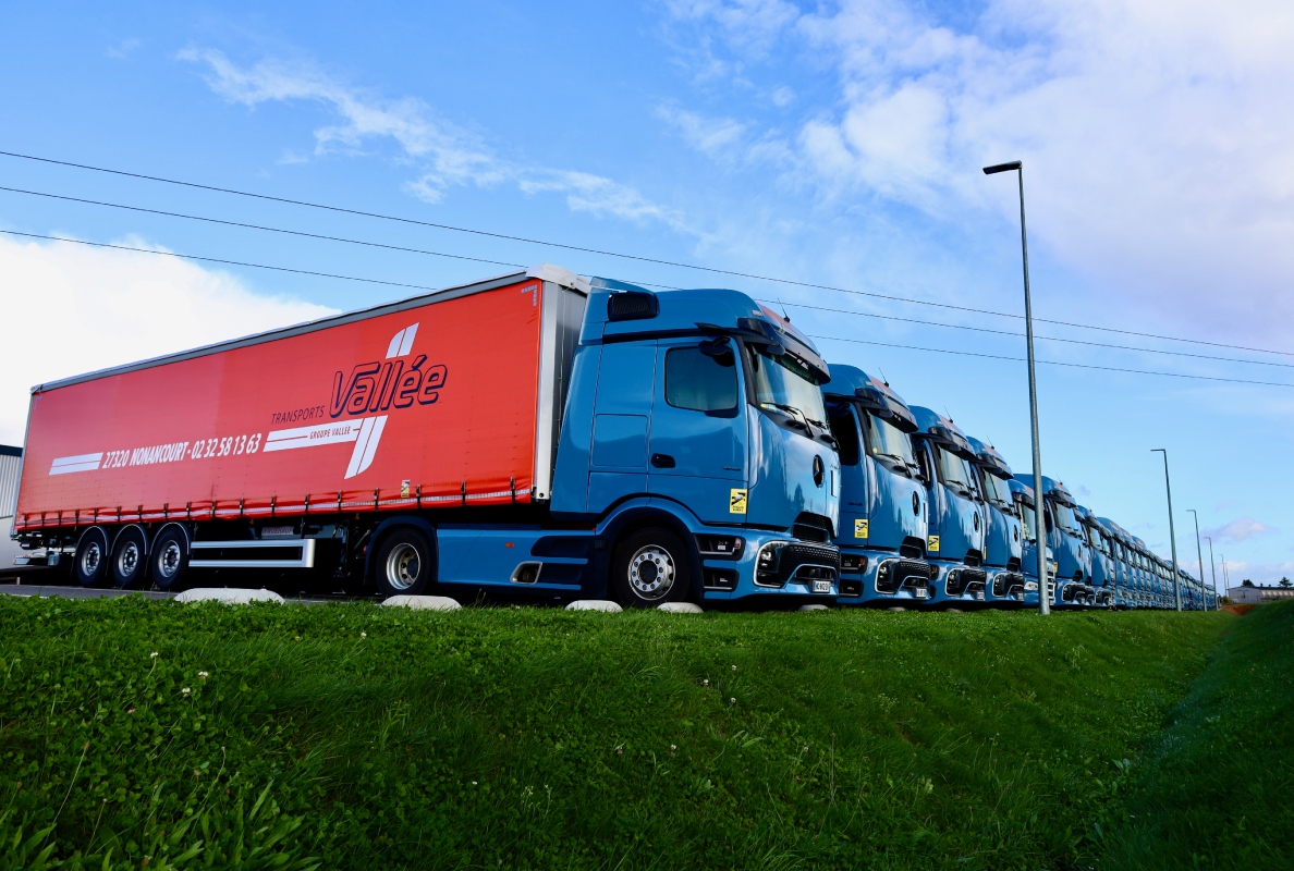 Transports Vallée in France is investing in the future: First Mercedes-Benz eActros 600 and 62 Actros L with ProCabin