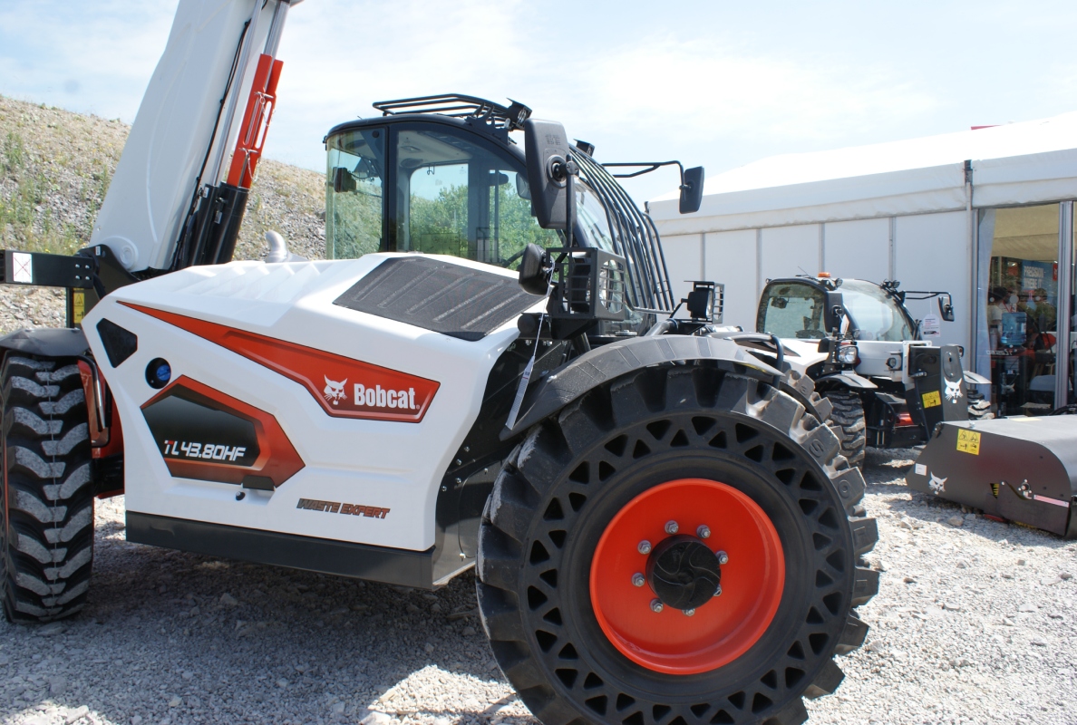 UK Debuts for Bobcat R-Series and T650 Loaders at Hillhead