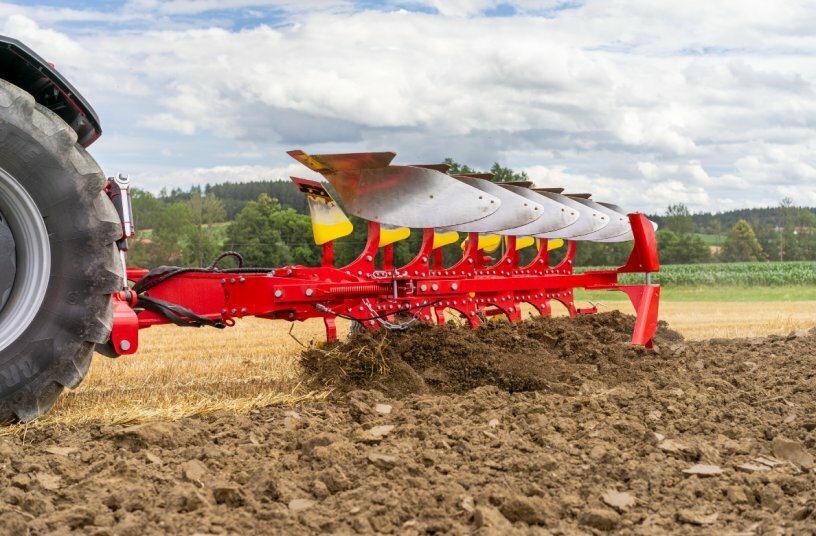 SERVO 4000: for both on-land and in-furrow ploughing