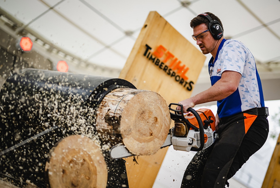 Also at the Liebherr stand in the fair's outdoor area: impressive shows by STIHL TIMBERSPORTS®.