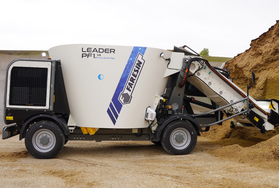 Faresin Industries expands the Leader PF Full Electric mixer wagon series